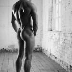 homme nu 18