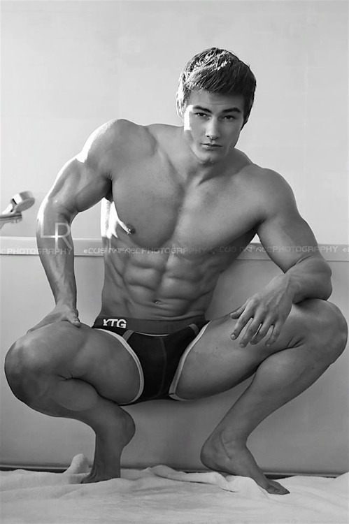 homme nu 36
